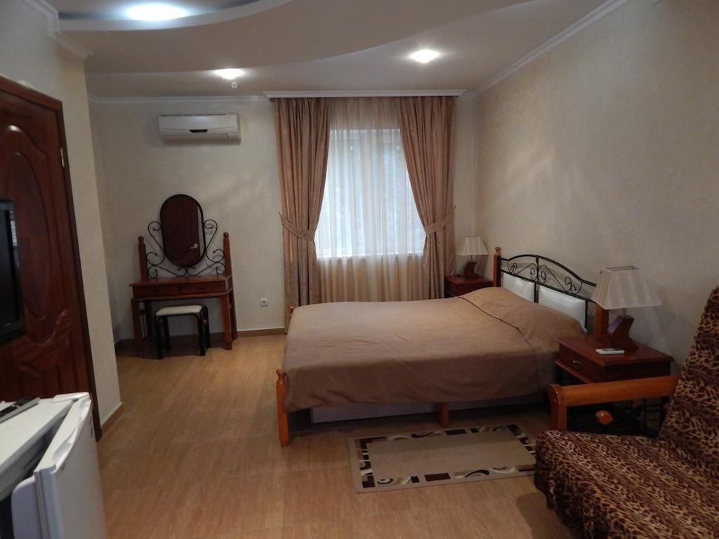 Delfin Hotel Koblevo Luaran gambar