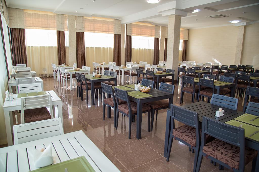 Delfin Hotel Koblevo Luaran gambar