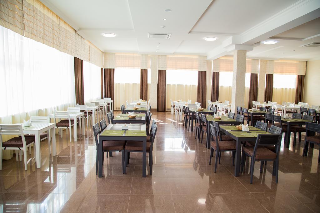 Delfin Hotel Koblevo Luaran gambar