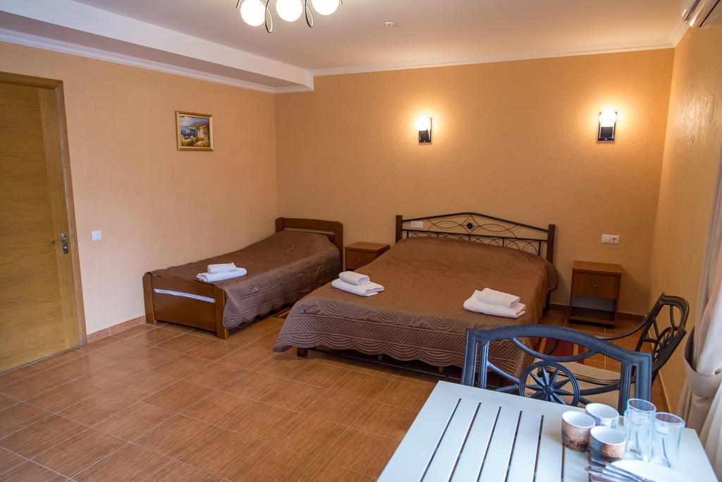 Delfin Hotel Koblevo Luaran gambar